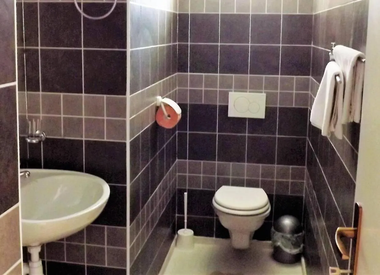 Apartment 4 Sleeps 4 Guests Split