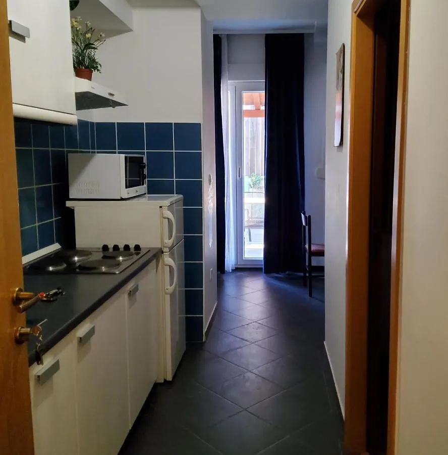 Apartment 4 Sleeps 4 Guests Split