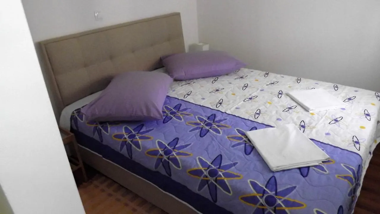 Apartment 4 Sleeps 4 Guests Split