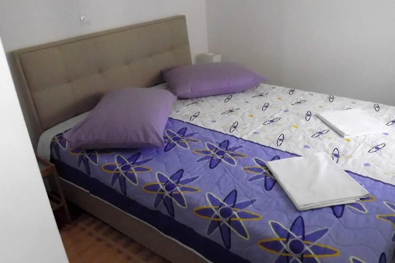 Apartment 4 Sleeps 4 Guests Split