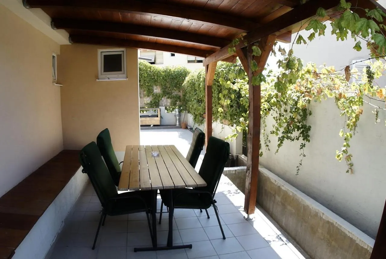 Apartment 4 Sleeps 4 Guests Split