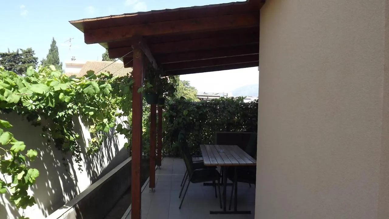 Apartment 4 Sleeps 4 Guests Split 0*,  Croatia